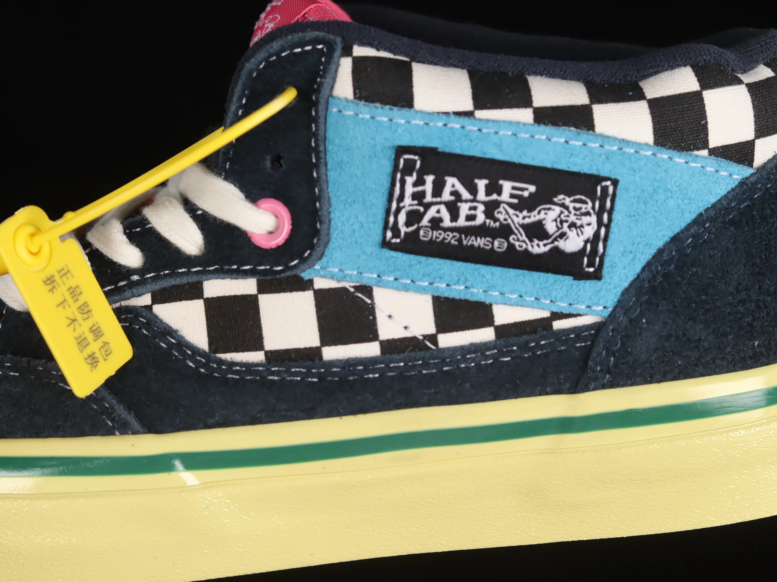 All Categories Vans Vans Series Vans Mid Liberaiders x Vans Half Cab 33 DX Legendary skater’s signature Chinese skateboard shoes VN0A5KX6BZU